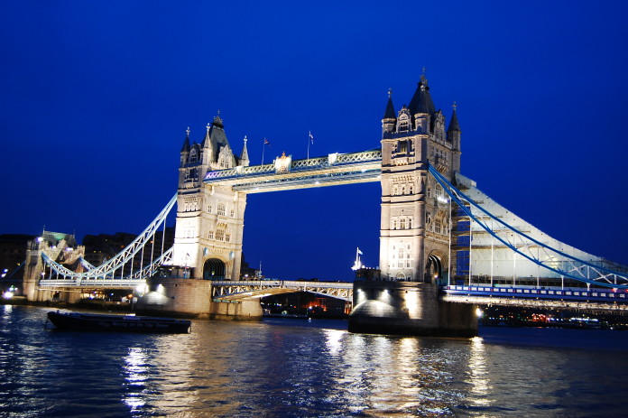 Tower Bridge v Londýne