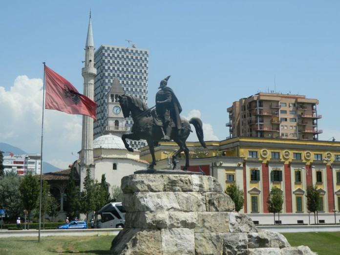 tirana v albánsku