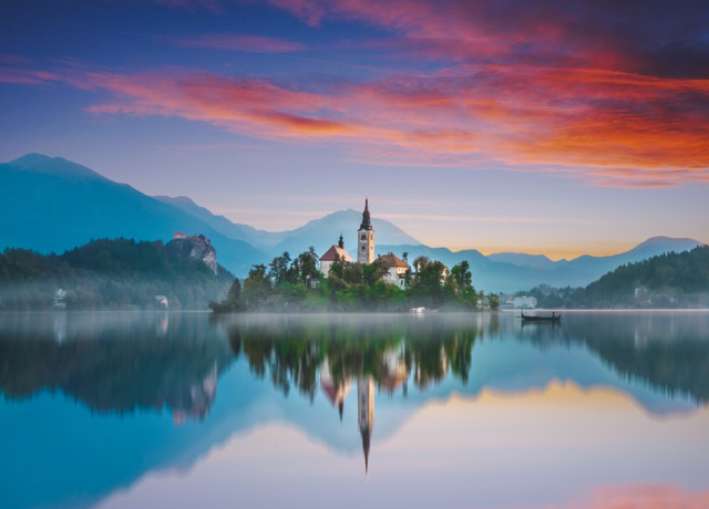 Hrad a jazero Bled Slovinsko