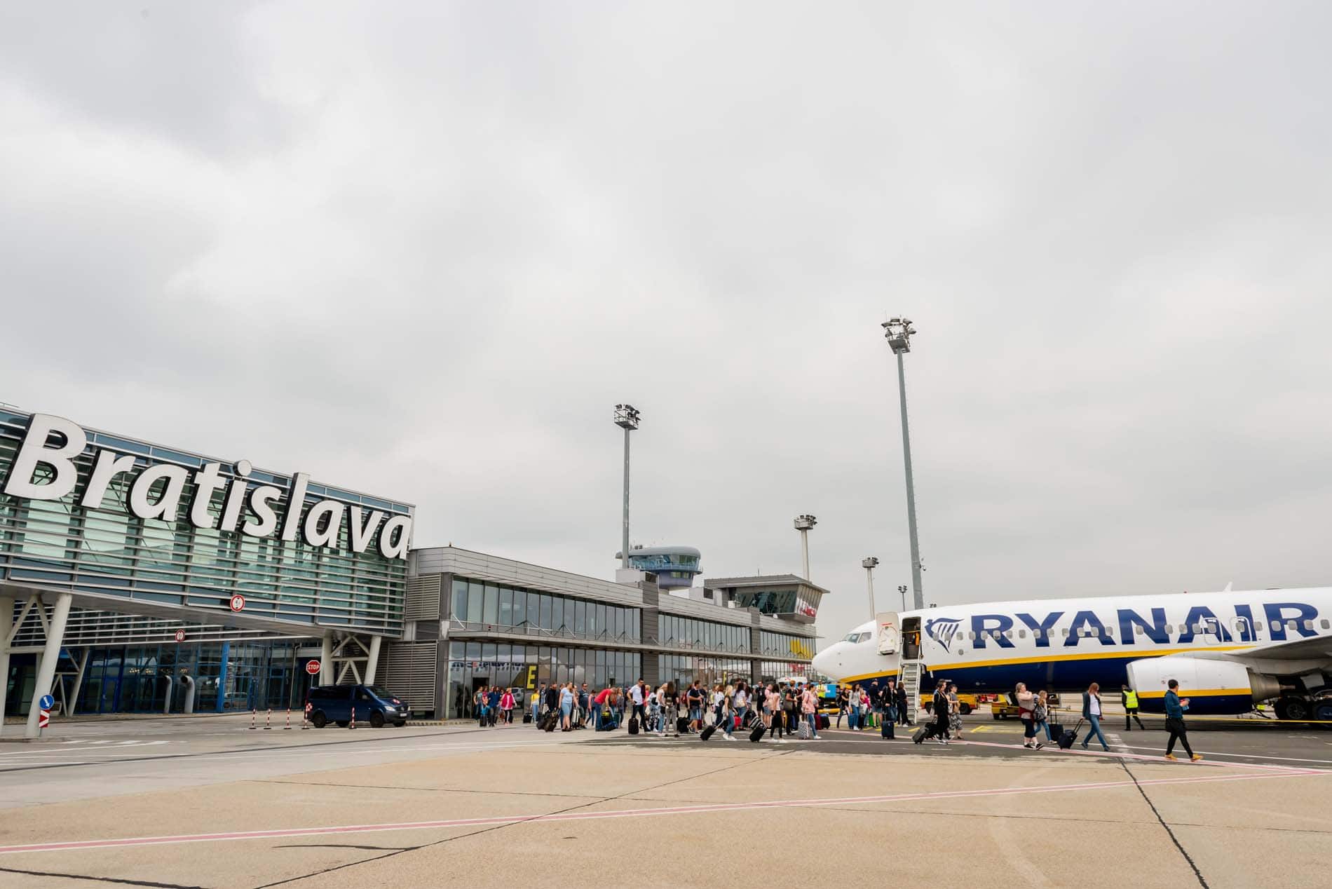 LETISKO BRATISLAVA: Rokovali sme so spoločnosťou Wizz Air o otvorení základne na letisku u nás v Bratislave.