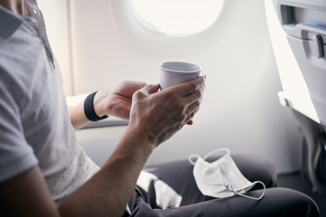 káva na palube lietadla